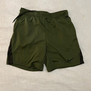 NWT Nike men’s training shorts